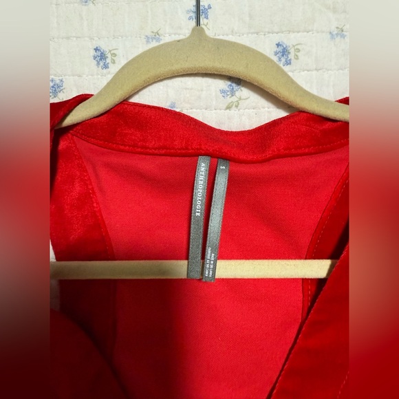 Anthropologie Red Sleeveless Halsey Slim Button-Front Vest Cherry Pop Small - Picture 4 of 5